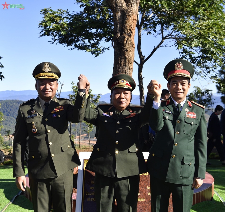 <a title="Báo Quân đội nhân dân | Tin tức quân đội, quốc phòng | Bảo vệ Tổ quốc" style="text-align:center;" href="https://www.qdnd.vn"><img src="https://file3.qdnd.vn/data/images/0/2021/08/11/linh/bannerv2.png" class="vllogo"></a>