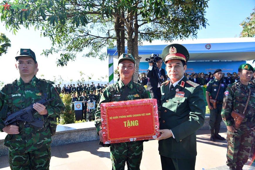 <a title="Báo Quân đội nhân dân | Tin tức quân đội, quốc phòng | Bảo vệ Tổ quốc" style="text-align:center;" href="https://www.qdnd.vn"><img src="https://file3.qdnd.vn/data/images/0/2021/08/11/linh/bannerv2.png" class="vllogo"></a>