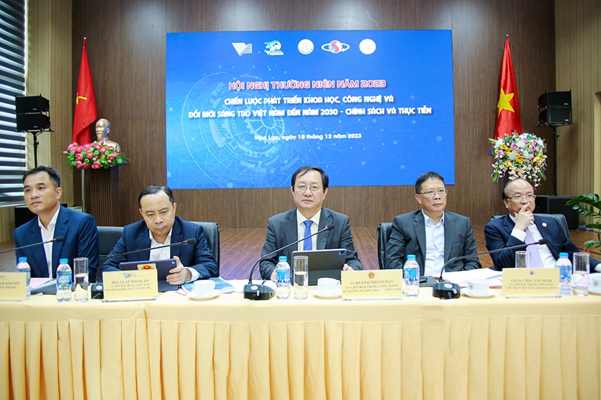<a title="Báo Quân đội nhân dân | Tin tức quân đội, quốc phòng | Bảo vệ Tổ quốc" style="text-align:center;" href="https://www.qdnd.vn"><img src="https://file3.qdnd.vn/data/images/0/2021/08/11/linh/bannerv2.png" class="vllogo"></a>