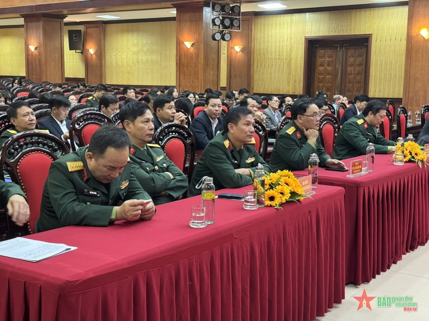<a title="Báo Quân đội nhân dân | Tin tức quân đội, quốc phòng | Bảo vệ Tổ quốc" style="text-align:center;" href="https://www.qdnd.vn"><img src="https://file3.qdnd.vn/data/images/0/2021/08/11/linh/bannerv2.png" class="vllogo"></a>