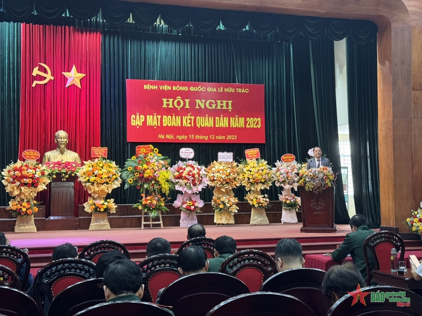 <a title="Báo Quân đội nhân dân | Tin tức quân đội, quốc phòng | Bảo vệ Tổ quốc" style="text-align:center;" href="https://www.qdnd.vn"><img src="https://file3.qdnd.vn/data/images/0/2021/08/11/linh/bannerv2.png" class="vllogo"></a>