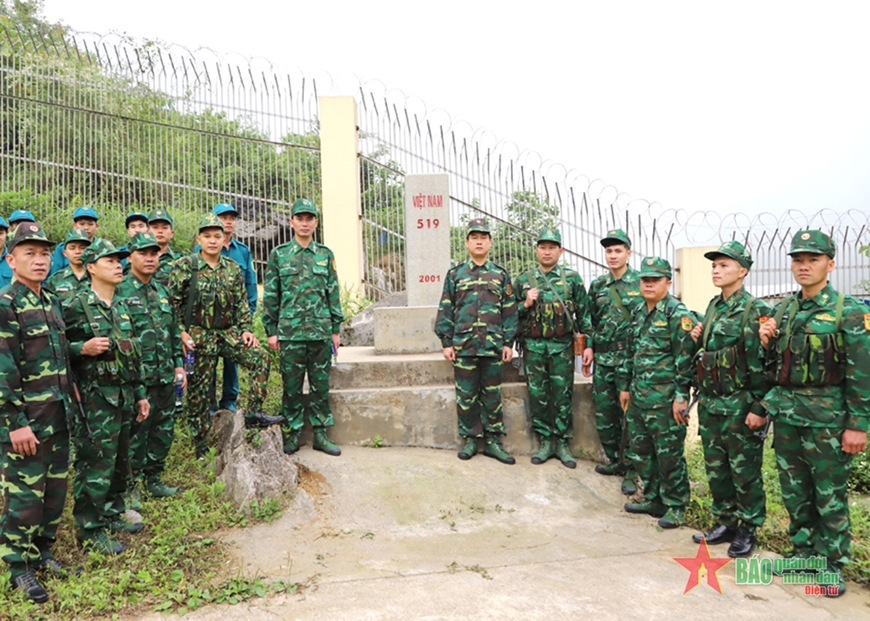 <a title="Báo Quân đội nhân dân | Tin tức quân đội, quốc phòng | Bảo vệ Tổ quốc" style="text-align:center;" href="https://www.qdnd.vn"><img src="https://file3.qdnd.vn/data/images/0/2021/08/11/linh/bannerv2.png" class="vllogo"></a>