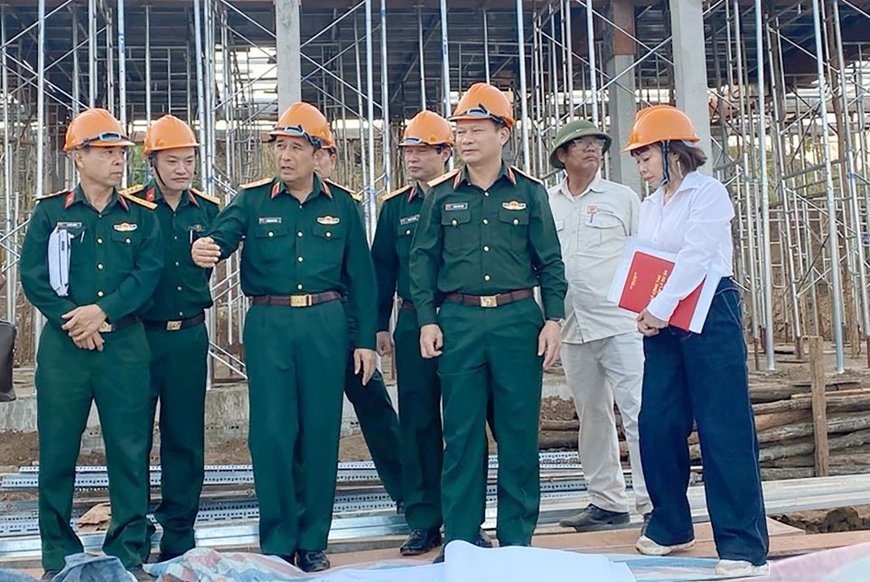 <a title="Báo Quân đội nhân dân | Tin tức quân đội, quốc phòng | Bảo vệ Tổ quốc" style="text-align:center;" href="https://www.qdnd.vn"><img src="https://file3.qdnd.vn/data/images/0/2021/08/11/linh/bannerv2.png" class="vllogo"></a>