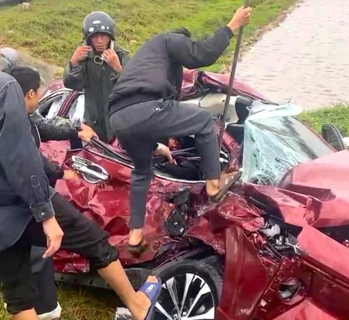 <a title="Báo Quân đội nhân dân | Tin tức quân đội, quốc phòng | Bảo vệ Tổ quốc" style="text-align:center;" href="https://www.qdnd.vn"><img src="https://file3.qdnd.vn/data/images/0/2021/08/11/linh/bannerv2.png" class="vllogo"></a>