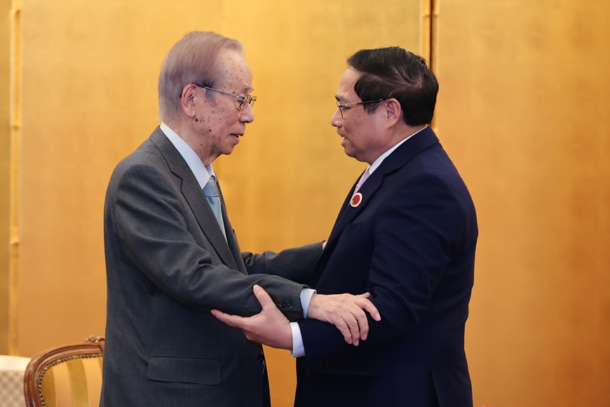 ファム・ミン・チン首相が福田康夫元首相と面会