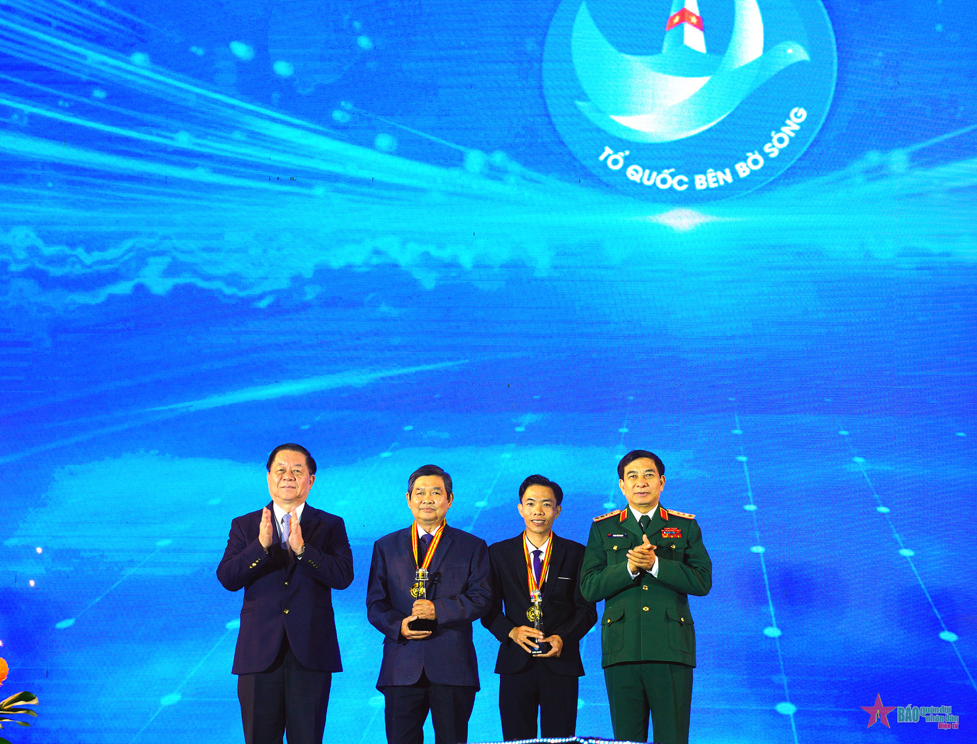 Lễ trao giải và Triển lãm Cuộc thi ảnh nghệ thuật cấp quốc gia “Tổ quốc bên bờ sóng”