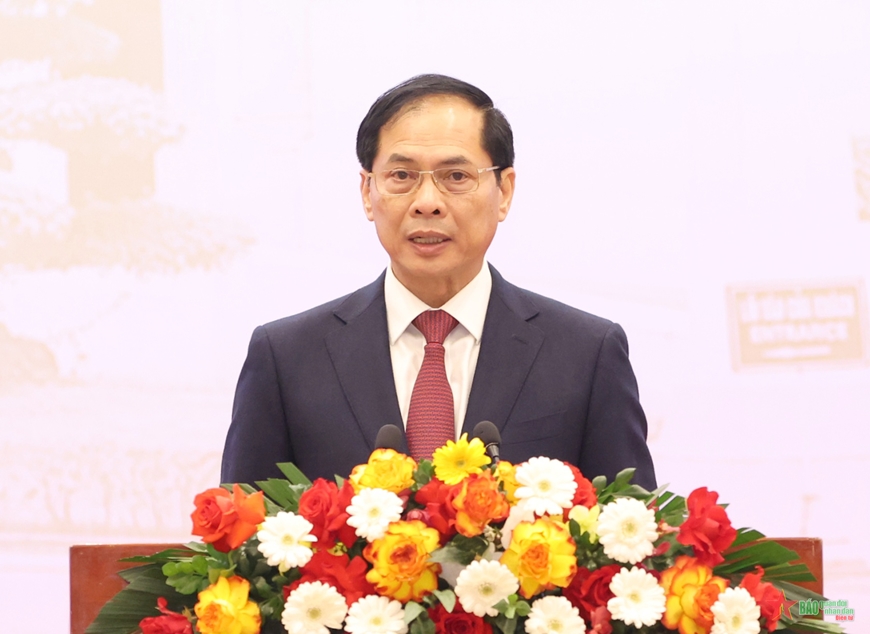 <a title="Báo Quân đội nhân dân | Tin tức quân đội, quốc phòng | Bảo vệ Tổ quốc" style="text-align:center;" href="https://www.qdnd.vn"><img src="https://file3.qdnd.vn/data/images/0/2021/08/11/linh/bannerv2.png" class="vllogo"></a>