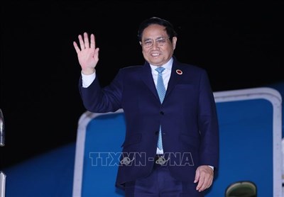 ファム・ミン・チン首相が会議への訪問を終了