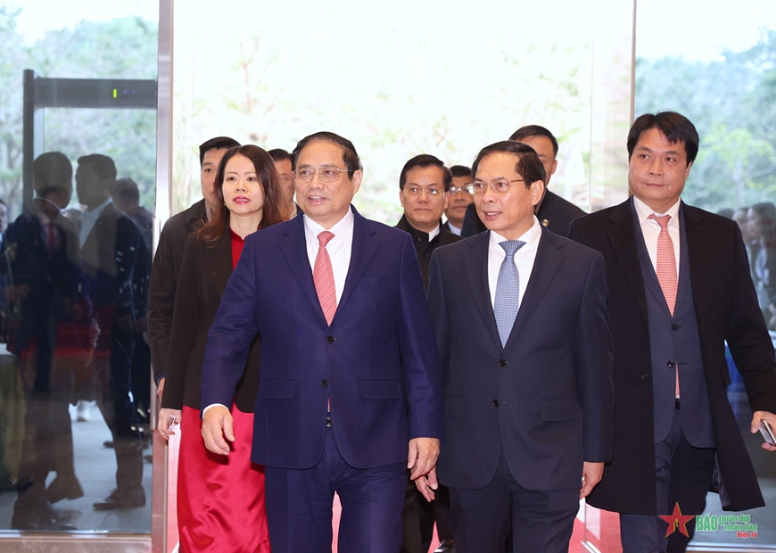 <a title="Báo Quân đội nhân dân | Tin tức quân đội, quốc phòng | Bảo vệ Tổ quốc" style="text-align:center;" href="https://www.qdnd.vn"><img src="https://file3.qdnd.vn/data/images/0/2021/08/11/linh/bannerv2.png" class="vllogo"></a>