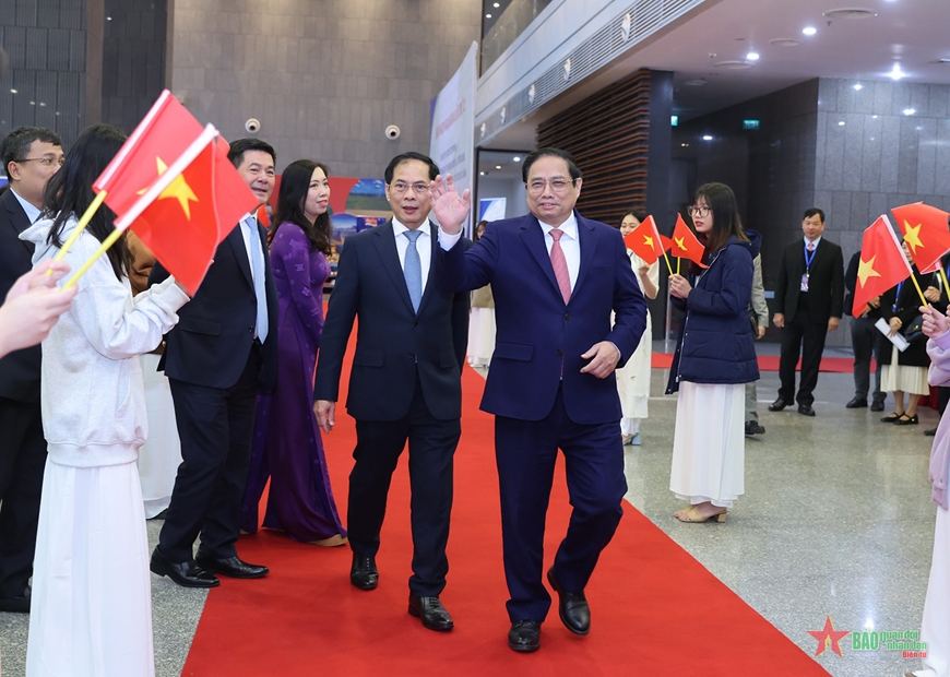 <a title="Báo Quân đội nhân dân | Tin tức quân đội, quốc phòng | Bảo vệ Tổ quốc" style="text-align:center;" href="https://www.qdnd.vn"><img src="https://file3.qdnd.vn/data/images/0/2021/08/11/linh/bannerv2.png" class="vllogo"></a>