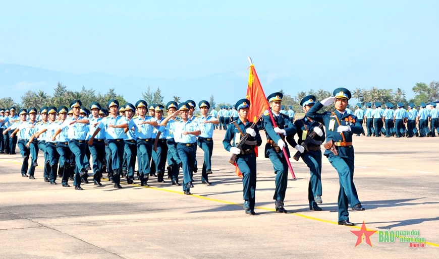<a title="Báo Quân đội nhân dân | Tin tức quân đội, quốc phòng | Bảo vệ Tổ quốc" style="text-align:center;" href="https://www.qdnd.vn"><img src="https://file3.qdnd.vn/data/images/0/2021/08/11/linh/bannerv2.png" class="vllogo"></a>
