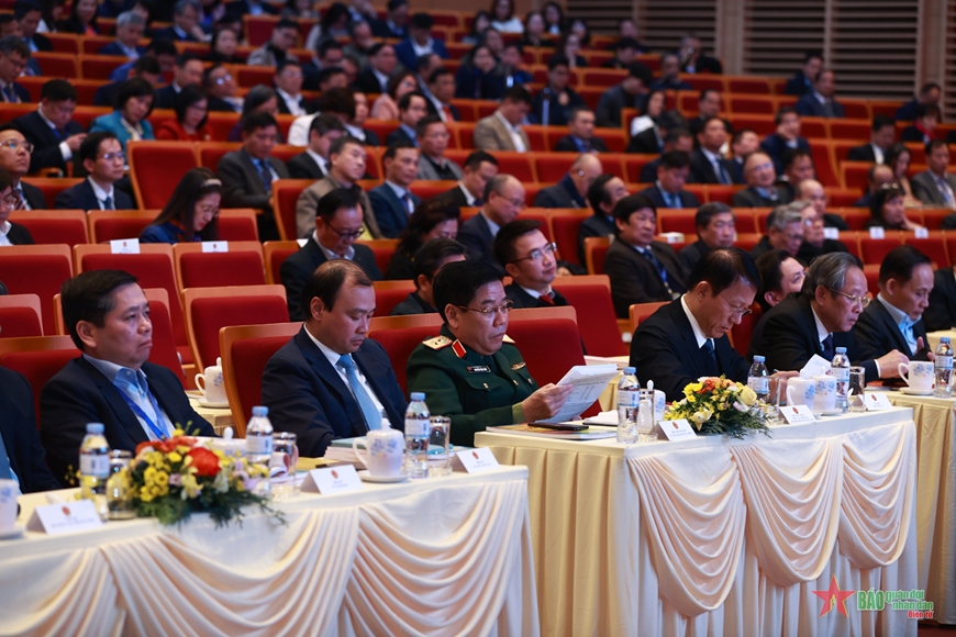 <a title="Báo Quân đội nhân dân | Tin tức quân đội, quốc phòng | Bảo vệ Tổ quốc" style="text-align:center;" href="https://www.qdnd.vn"><img src="https://file3.qdnd.vn/data/images/0/2021/08/11/linh/bannerv2.png" class="vllogo"></a>