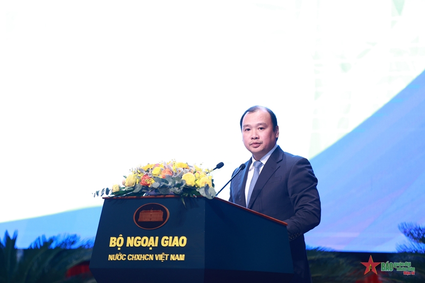 <a title="Báo Quân đội nhân dân | Tin tức quân đội, quốc phòng | Bảo vệ Tổ quốc" style="text-align:center;" href="https://www.qdnd.vn"><img src="https://file3.qdnd.vn/data/images/0/2021/08/11/linh/bannerv2.png" class="vllogo"></a>