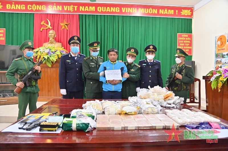<a title="Báo Quân đội nhân dân | Tin tức quân đội, quốc phòng | Bảo vệ Tổ quốc" style="text-align:center;" href="https://www.qdnd.vn"><img src="https://file3.qdnd.vn/data/images/0/2021/08/11/linh/bannerv2.png" class="vllogo"></a>