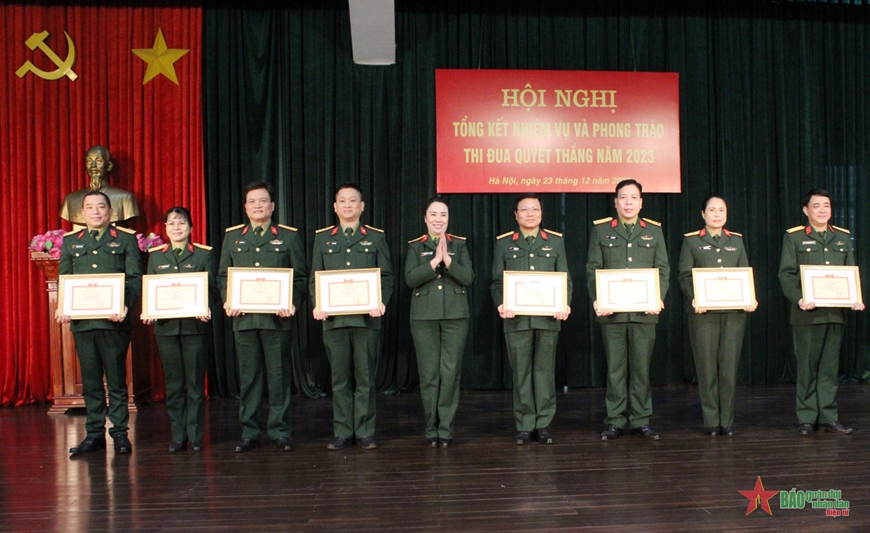 <a title="Báo Quân đội nhân dân | Tin tức quân đội, quốc phòng | Bảo vệ Tổ quốc" style="text-align:center;" href="https://www.qdnd.vn"><img src="https://file3.qdnd.vn/data/images/0/2021/08/11/linh/bannerv2.png" class="vllogo"></a>