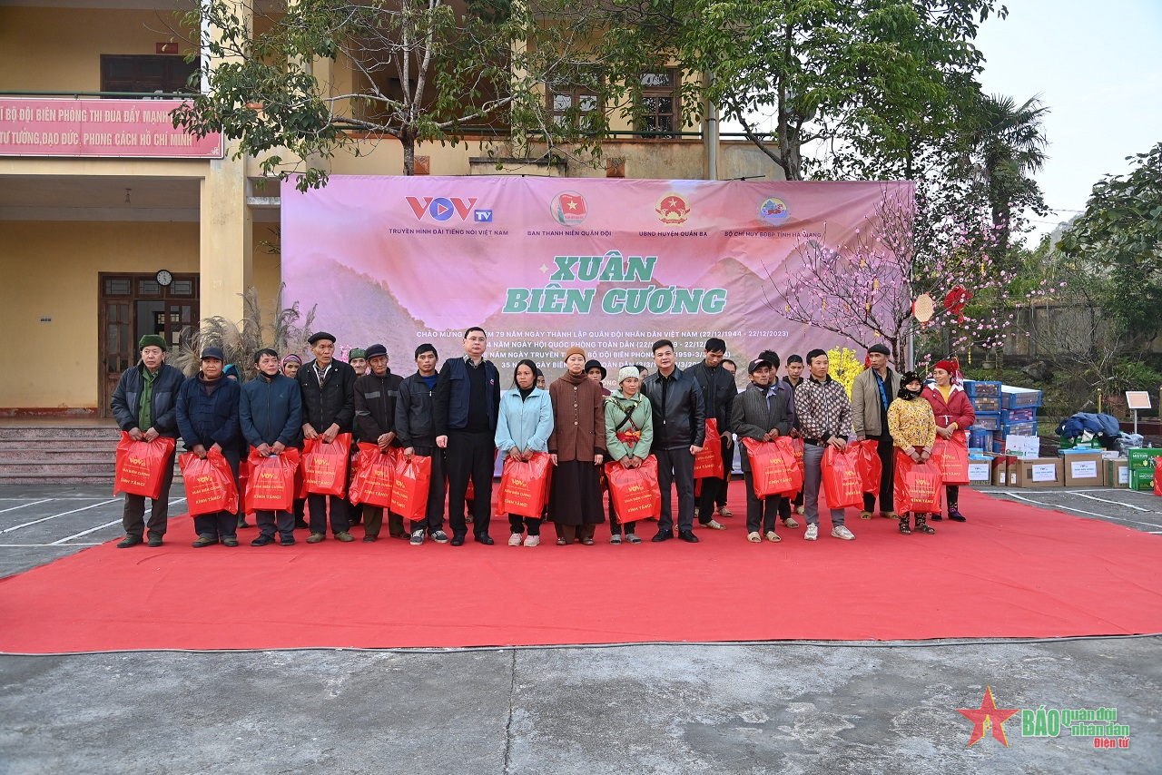 Bộ đội Biên phòng tỉnh Hà Giang phối hợp tổ chức chương trình “Xuân biên cương”