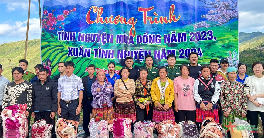 <a title="Báo Quân đội nhân dân | Tin tức quân đội, quốc phòng | Bảo vệ Tổ quốc" style="text-align:center;" href="https://www.qdnd.vn"><img src="https://file3.qdnd.vn/data/images/0/2021/08/11/linh/bannerv2.png" class="vllogo"></a>