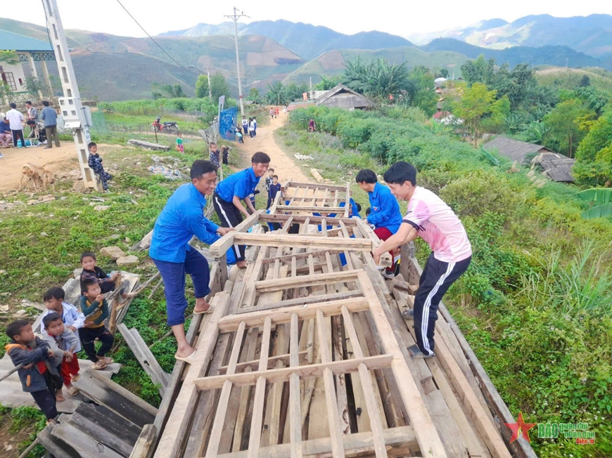 <a title="Báo Quân đội nhân dân | Tin tức quân đội, quốc phòng | Bảo vệ Tổ quốc" style="text-align:center;" href="https://www.qdnd.vn"><img src="https://file3.qdnd.vn/data/images/0/2021/08/11/linh/bannerv2.png" class="vllogo"></a>