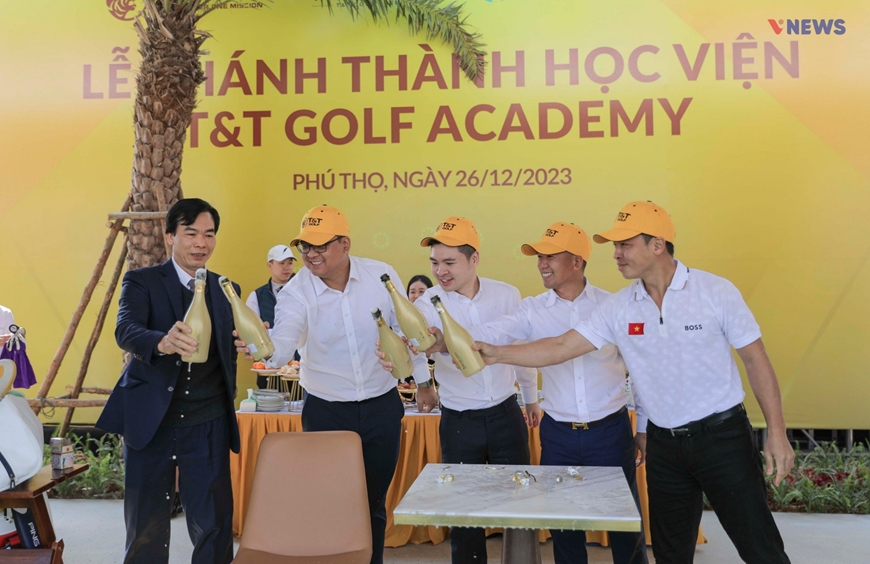 <a title="Báo Quân đội nhân dân | Tin tức quân đội, quốc phòng | Bảo vệ Tổ quốc" style="text-align:center;" href="https://www.qdnd.vn"><img src="https://file3.qdnd.vn/data/images/0/2021/08/11/linh/bannerv2.png" class="vllogo"></a>