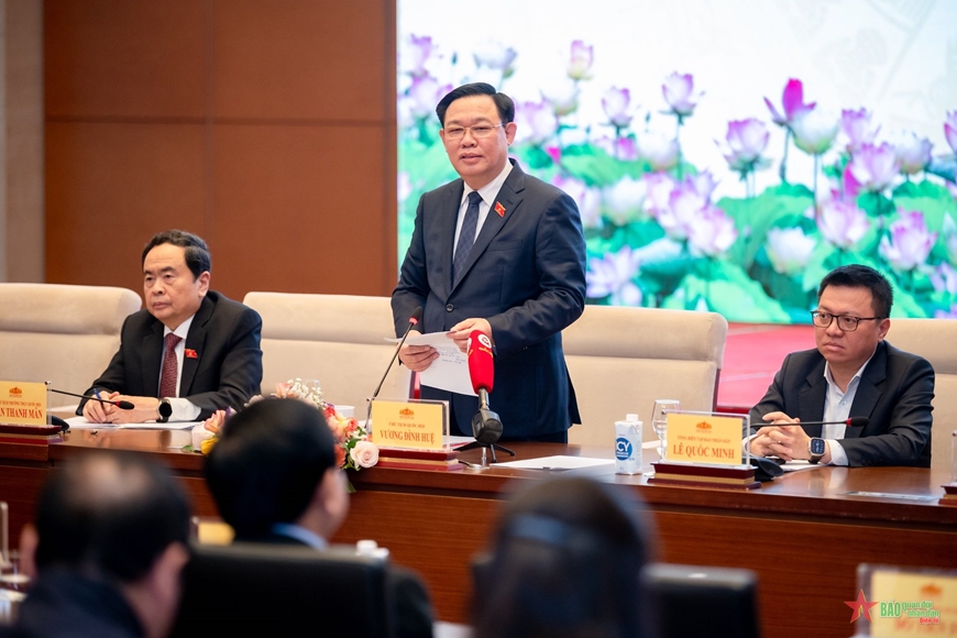 <a title="Báo Quân đội nhân dân | Tin tức quân đội, quốc phòng | Bảo vệ Tổ quốc" style="text-align:center;" href="https://www.qdnd.vn"><img src="https://file3.qdnd.vn/data/images/0/2021/08/11/linh/bannerv2.png" class="vllogo"></a>