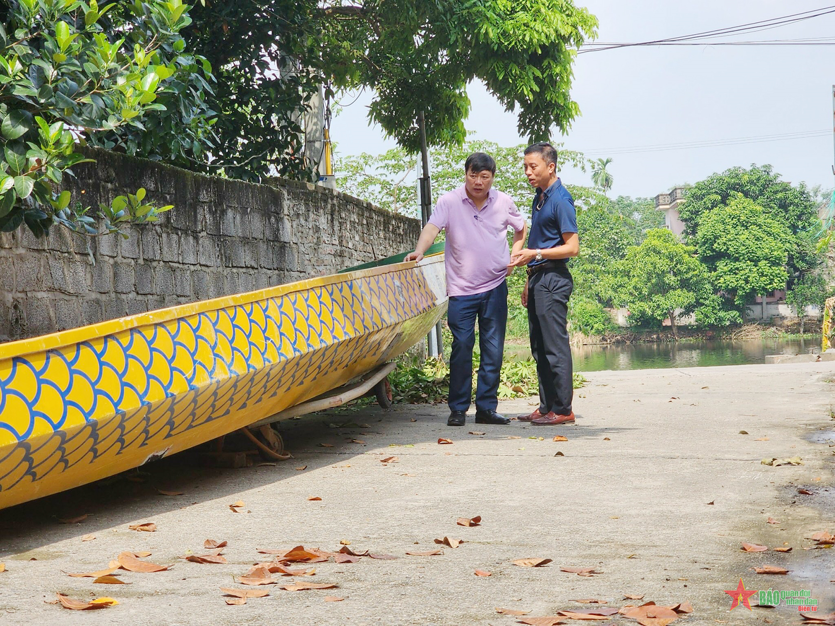 Xuân Giáp Thìn 2024: Dạ Trạch sôi động đua thuyền