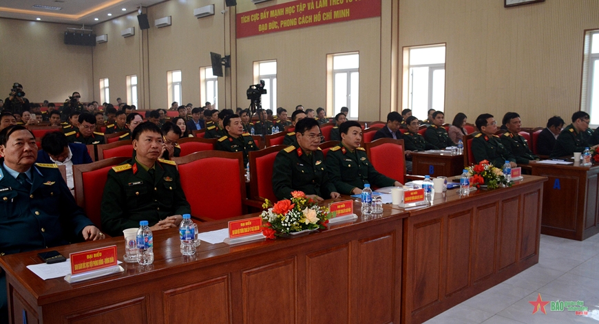 <a title="Báo Quân đội nhân dân | Tin tức quân đội, quốc phòng | Bảo vệ Tổ quốc" style="text-align:center;" href="https://www.qdnd.vn"><img src="https://file3.qdnd.vn/data/images/0/2021/08/11/linh/bannerv2.png" class="vllogo"></a>