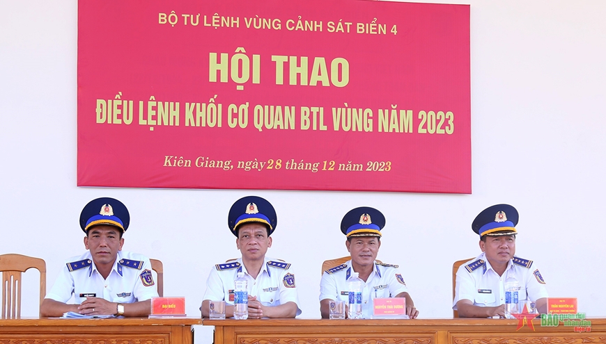 <a title="Báo Quân đội nhân dân | Tin tức quân đội, quốc phòng | Bảo vệ Tổ quốc" style="text-align:center;" data-cke-saved-href="https://www.qdnd.vn" href="https://www.qdnd.vn"><img data-cke-saved-src="https://file3.qdnd.vn/data/images/0/2021/08/11/linh/bannerv2.png" src="https://file3.qdnd.vn/data/images/0/2021/08/11/linh/bannerv2.png" class="vllogo"></a> <a title="Báo Quân đội nhân dân | Tin tức quân đội, quốc phòng | Bảo vệ Tổ quốc" style="text-align:center;" data-cke-saved-href="https://www.qdnd.vn" href="https://www.qdnd.vn"><img data-cke-saved-src="https://file3.qdnd.vn/data/images/0/2021/08/11/linh/bannerv2.png" src="https://file3.qdnd.vn/data/images/0/2021/08/11/linh/bannerv2.png" class="vllogo"></a>