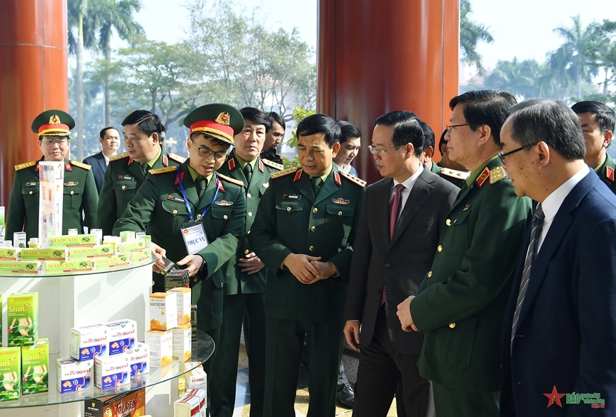 <a title="Báo Quân đội nhân dân | Tin tức quân đội, quốc phòng | Bảo vệ Tổ quốc" style="text-align:center;" href="https://www.qdnd.vn"><img src="https://file3.qdnd.vn/data/images/0/2021/08/11/linh/bannerv2.png" class="vllogo"></a>