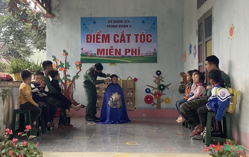 <a title="Báo Quân đội nhân dân | Tin tức quân đội, quốc phòng | Bảo vệ Tổ quốc" style="text-align:center;" href="https://www.qdnd.vn"><img src="https://file3.qdnd.vn/data/images/0/2021/08/11/linh/bannerv2.png" class="vllogo"></a>