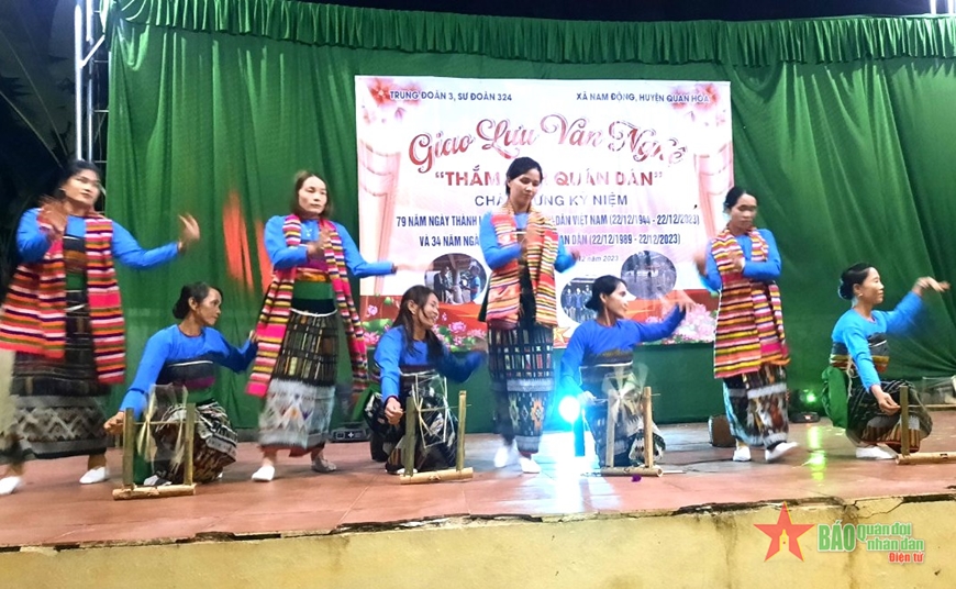<a title="Báo Quân đội nhân dân | Tin tức quân đội, quốc phòng | Bảo vệ Tổ quốc" style="text-align:center;" href="https://www.qdnd.vn"><img src="https://file3.qdnd.vn/data/images/0/2021/08/11/linh/bannerv2.png" class="vllogo"></a>