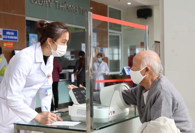 <a title="Báo Quân đội nhân dân | Tin tức quân đội, quốc phòng | Bảo vệ Tổ quốc" style="text-align:center;" href="https://www.qdnd.vn"><img src="https://file3.qdnd.vn/data/images/0/2021/08/11/linh/bannerv2.png" class="vllogo"></a>