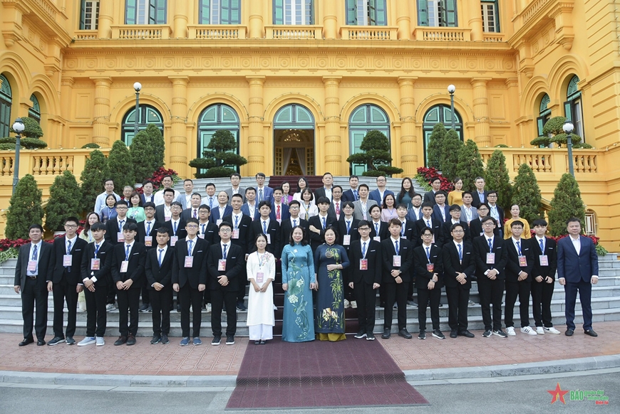 <a title="Báo Quân đội nhân dân | Tin tức quân đội, quốc phòng | Bảo vệ Tổ quốc" style="text-align:center;" href="https://www.qdnd.vn"><img src="https://file3.qdnd.vn/data/images/0/2021/08/11/linh/bannerv2.png" class="vllogo"></a>