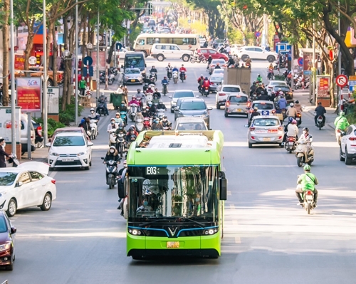 Chính thức có xe buýt điện kết nối nội đô Hà Nội tới sân bay Nội Bài