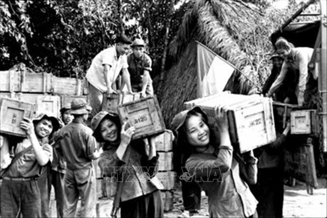 <a title="Báo Quân đội nhân dân | Tin tức quân đội, quốc phòng | Bảo vệ Tổ quốc" style="text-align:center;" href="https://www.qdnd.vn"><img src="https://file3.qdnd.vn/data/images/0/2021/08/11/linh/bannerv2.png" class="vllogo"></a>