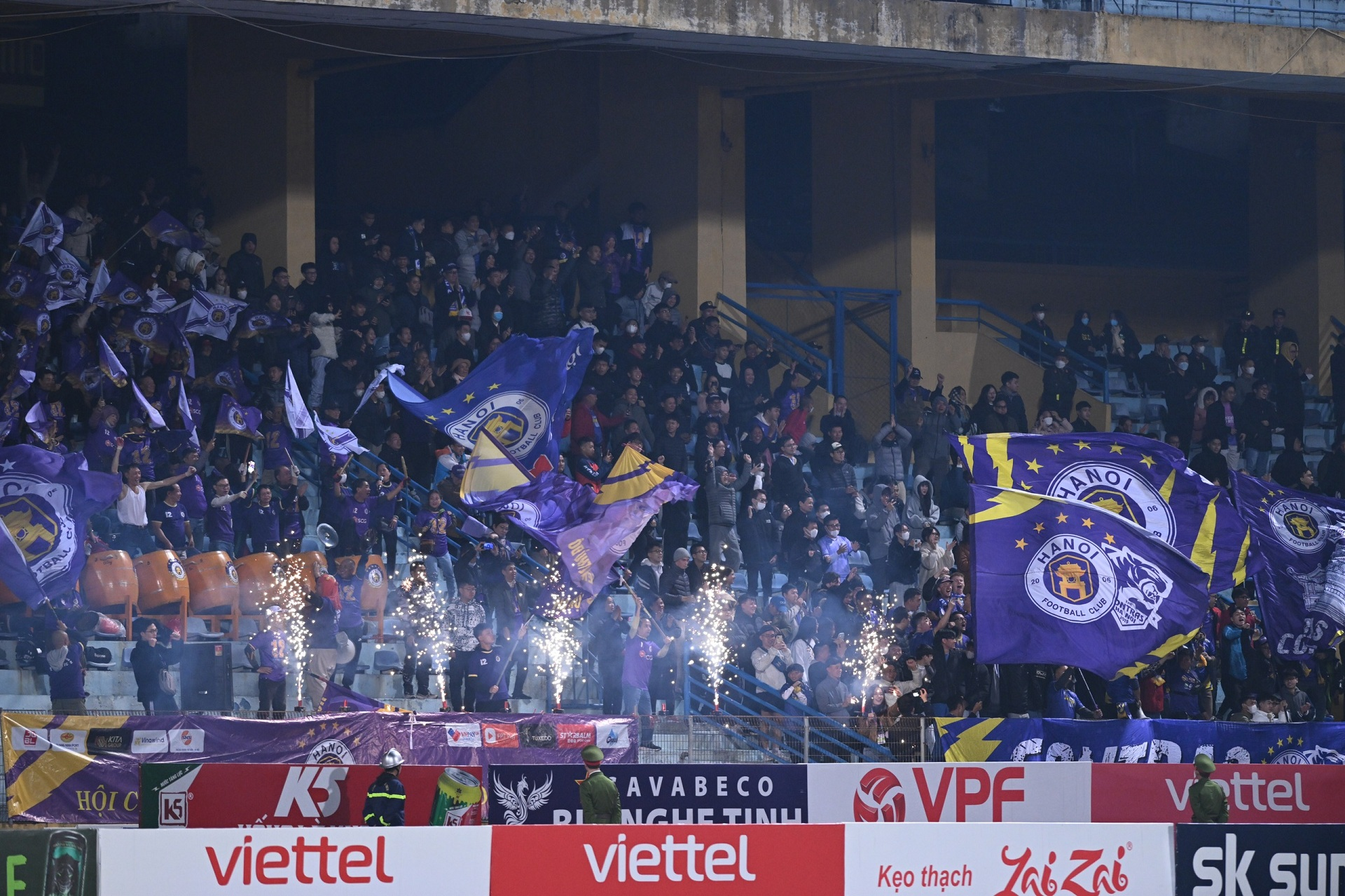 Sân vận động nào đón nhiều cổ động viên nhất V-League 2023-2024?