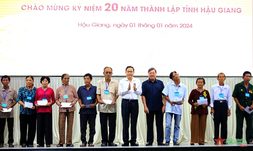 <a title="Báo Quân đội nhân dân | Tin tức quân đội, quốc phòng | Bảo vệ Tổ quốc" style="text-align:center;" href="https://www.qdnd.vn"><img src="https://file3.qdnd.vn/data/images/0/2021/08/11/linh/bannerv2.png" class="vllogo"></a>