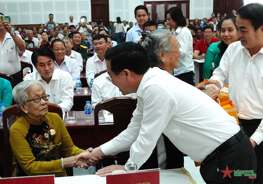<a title="Báo Quân đội nhân dân | Tin tức quân đội, quốc phòng | Bảo vệ Tổ quốc" style="text-align:center;" href="https://www.qdnd.vn"><img src="https://file3.qdnd.vn/data/images/0/2021/08/11/linh/bannerv2.png" class="vllogo"></a>