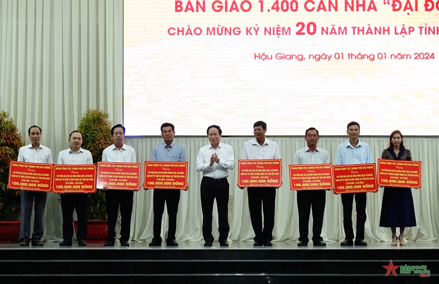 <a title="Báo Quân đội nhân dân | Tin tức quân đội, quốc phòng | Bảo vệ Tổ quốc" style="text-align:center;" href="https://www.qdnd.vn"><img src="https://file3.qdnd.vn/data/images/0/2021/08/11/linh/bannerv2.png" class="vllogo"></a>