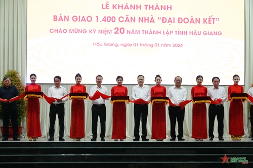 Chủ tịch nước Võ Văn Thưởng dự lễ khánh thành 1.400 căn nhà 