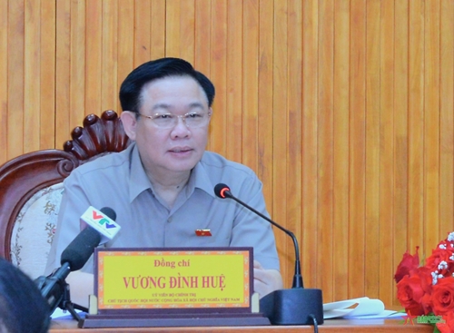 Chủ tịch Quốc hội Vương Đình Huệ làm việc với Ban Thường vụ Tỉnh ủy Tây Ninh