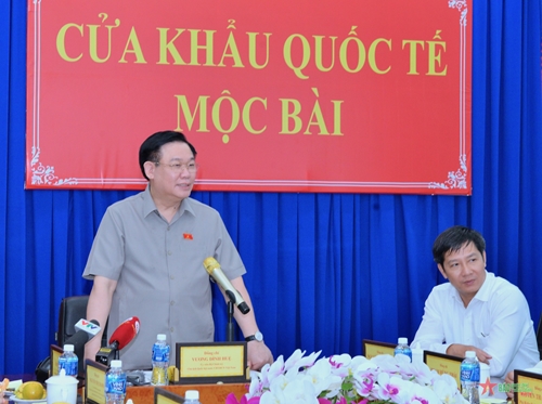 Chủ tịch Quốc hội Vương Đình Huệ thăm Cửa khẩu quốc tế Mộc Bài, Tây Ninh