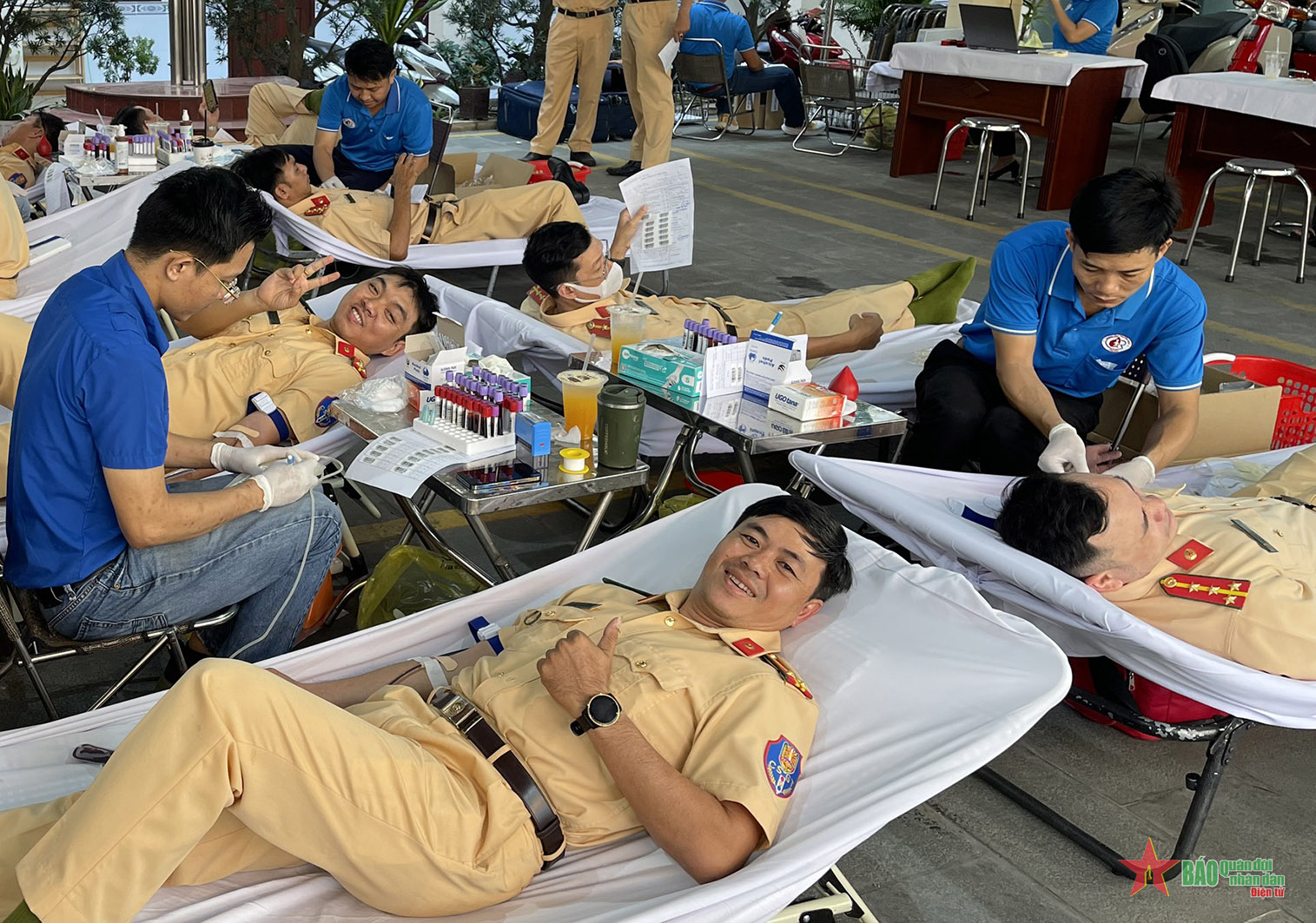 Tuổi trẻ Cảnh sát giao thông TP Hồ Chí Minh hiến máu tình nguyện