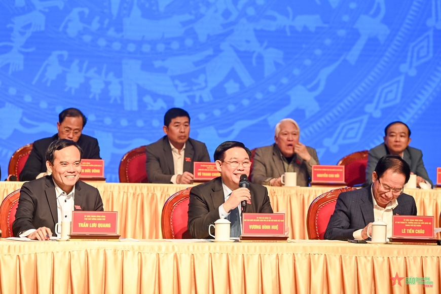 <a title="Báo Quân đội nhân dân | Tin tức quân đội, quốc phòng | Bảo vệ Tổ quốc" style="text-align:center;" href="https://www.qdnd.vn"><img src="https://file3.qdnd.vn/data/images/0/2021/08/11/linh/bannerv2.png" class="vllogo"></a>