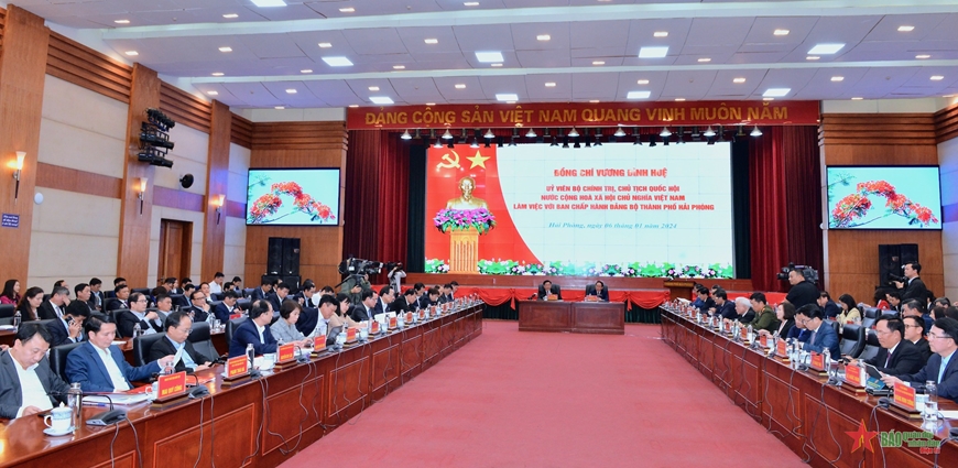 <a title="Báo Quân đội nhân dân | Tin tức quân đội, quốc phòng | Bảo vệ Tổ quốc" style="text-align:center;" href="https://www.qdnd.vn"><img src="https://file3.qdnd.vn/data/images/0/2021/08/11/linh/bannerv2.png" class="vllogo"></a>