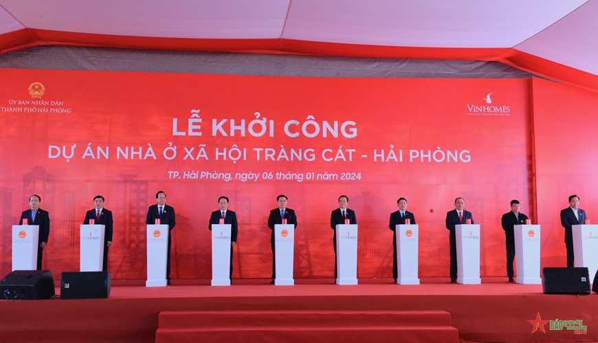 <a title="Báo Quân đội nhân dân | Tin tức quân đội, quốc phòng | Bảo vệ Tổ quốc" style="text-align:center;" href="https://www.qdnd.vn"><img src="https://file3.qdnd.vn/data/images/0/2021/08/11/linh/bannerv2.png" class="vllogo"></a>