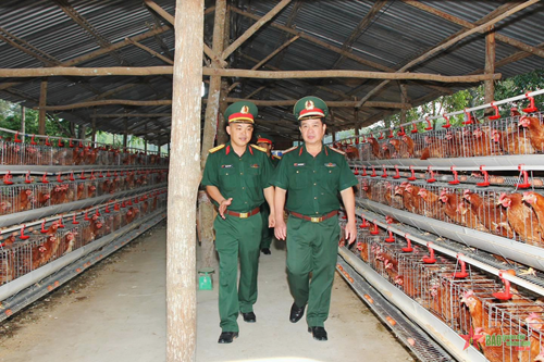 Bộ tư lệnh TP Hồ Chí Minh kiểm tra công tác tăng gia sản xuất tại Trường bắn Phú Mỹ Hưng
