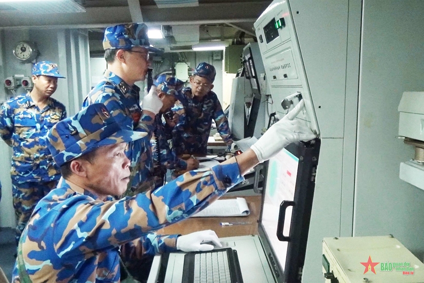 <a title="Báo Quân đội nhân dân | Tin tức quân đội, quốc phòng | Bảo vệ Tổ quốc" style="text-align:center;" href="https://www.qdnd.vn"><img src="https://file3.qdnd.vn/data/images/0/2021/08/11/linh/bannerv2.png" class="vllogo"></a>