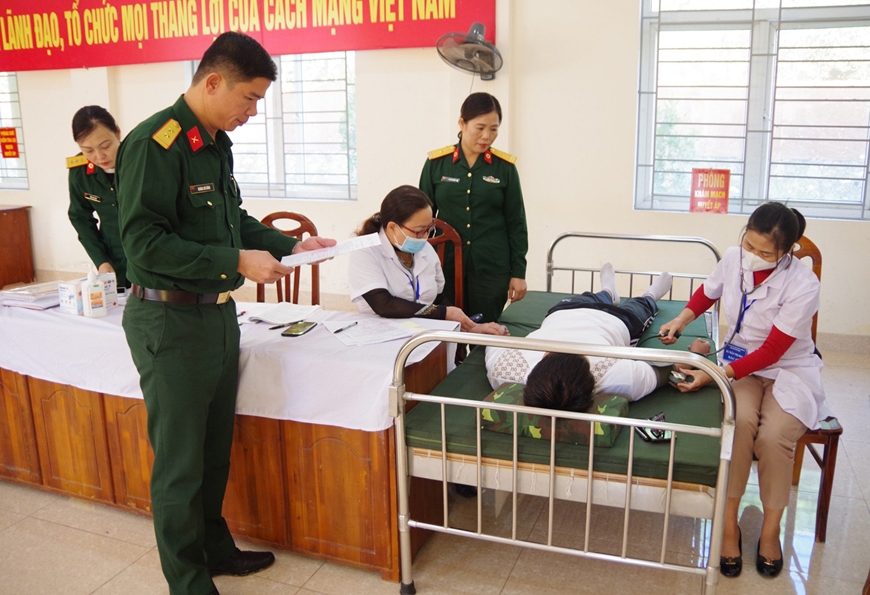 <a title="Báo Quân đội nhân dân | Tin tức quân đội, quốc phòng | Bảo vệ Tổ quốc" style="text-align:center;" href="https://www.qdnd.vn"><img src="https://file3.qdnd.vn/data/images/0/2021/08/11/linh/bannerv2.png" class="vllogo"></a>