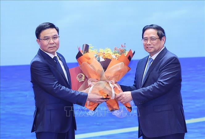 <a title="Báo Quân đội nhân dân | Tin tức quân đội, quốc phòng | Bảo vệ Tổ quốc" style="text-align:center;" href="https://www.qdnd.vn"><img src="https://file3.qdnd.vn/data/images/0/2021/08/11/linh/bannerv2.png" class="vllogo"></a>