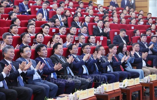 <a title="Báo Quân đội nhân dân | Tin tức quân đội, quốc phòng | Bảo vệ Tổ quốc" style="text-align:center;" href="https://www.qdnd.vn"><img src="https://file3.qdnd.vn/data/images/0/2021/08/11/linh/bannerv2.png" class="vllogo"></a>